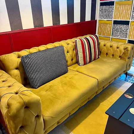 Apartamento Color Pop Near Unwe W Fast Wi-fi