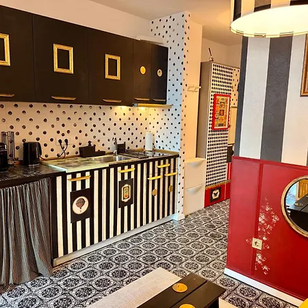 Apartamento Color Pop Near Unwe W Fast Wi-fi *